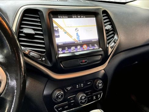 Used 2015 Jeep Cherokee Limited w/ Luxury Group image 9