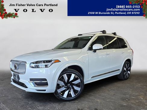 Used 2023 Volvo XC90 T8 Ultimate w/ Lounge Package image 1