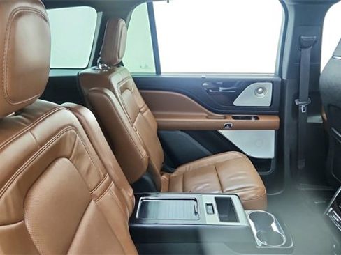 Used 2020 Lincoln Aviator Reserve w/ Equipment Group 202A image 24