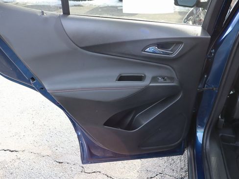 Used 2022 Chevrolet Equinox RS w/ Infotainment Package image 30