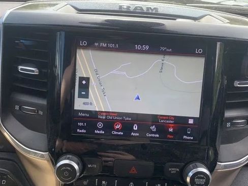 Used 2019 RAM 1500 Laramie AWD/4WD image 22