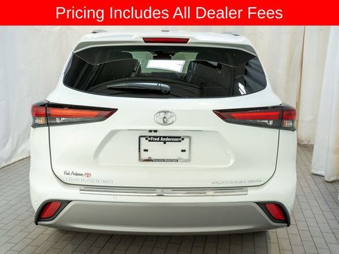 Used 2026 Toyota Highlander Platinum AWD/4WD image 4