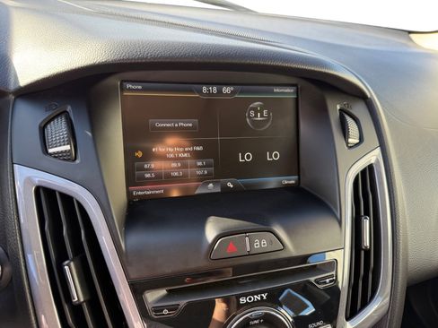 Used 2014 Ford Focus Titanium FWD image 12