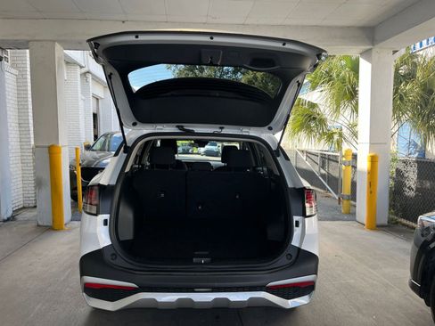 Used 2025 Kia Sportage LX image 31