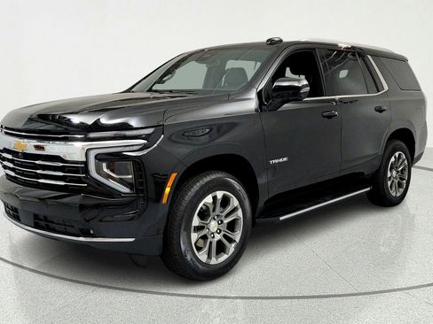 Used 2025 Chevrolet Tahoe LT w/ Comfort Package AWD/4WD image 1