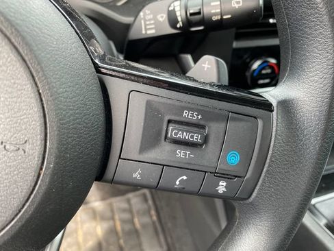 Used 2023 Nissan Rogue SV FWD image 10