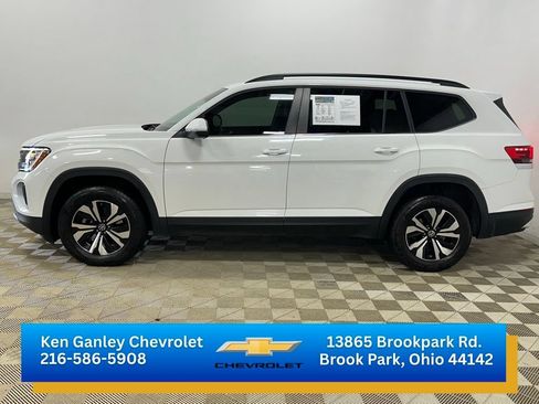 Used 2024 Volkswagen Atlas SE FWD image 6
