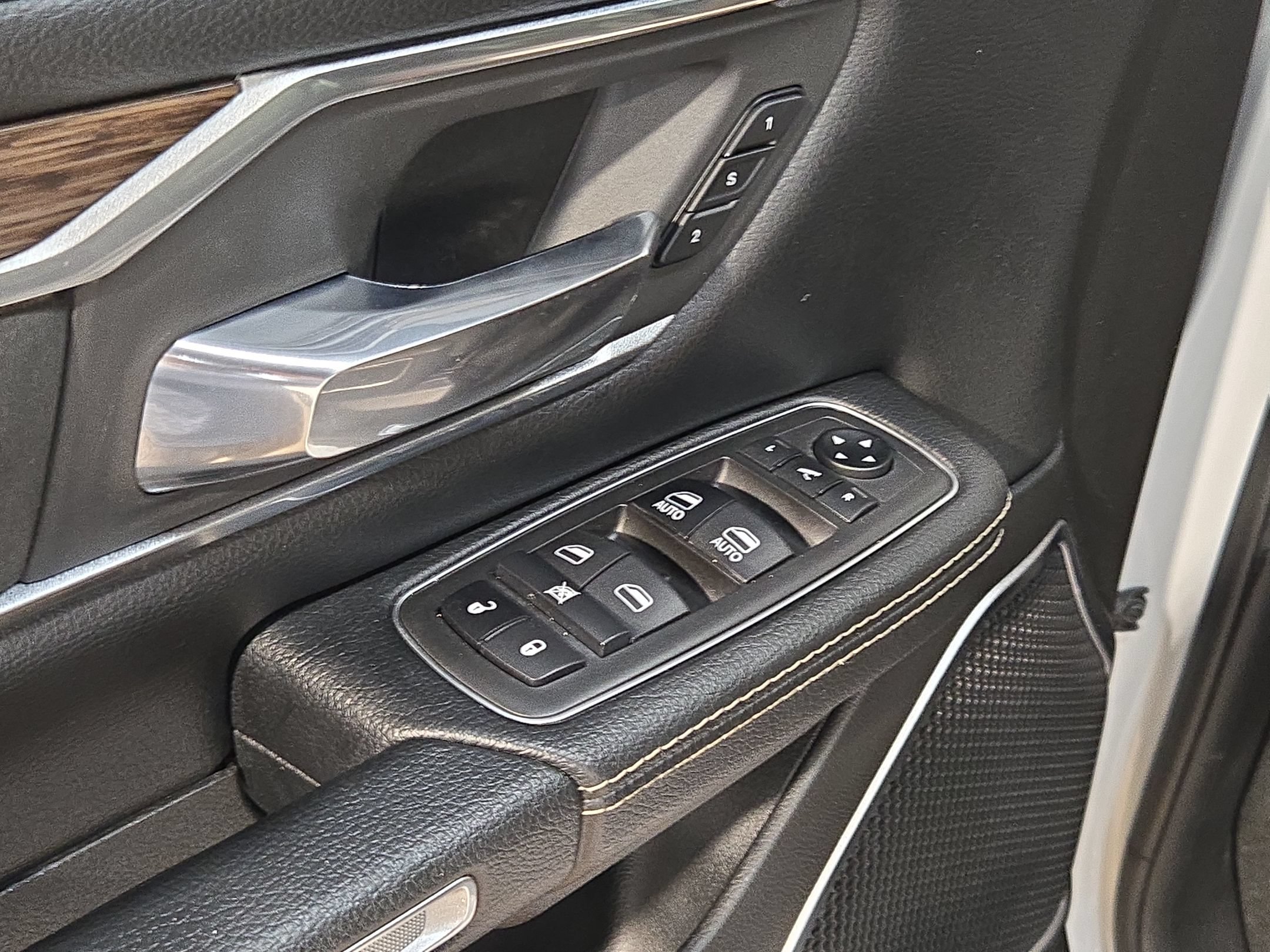 Used 2019 RAM 1500 Laramie AWD/4WD image 21