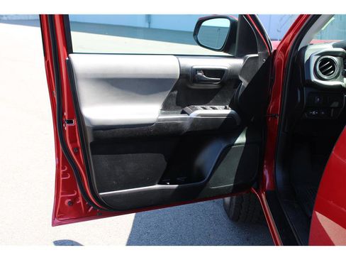 Used 2021 Toyota Tacoma SR5 image 7