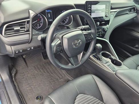 Used 2023 Toyota Camry SE FWD image 10