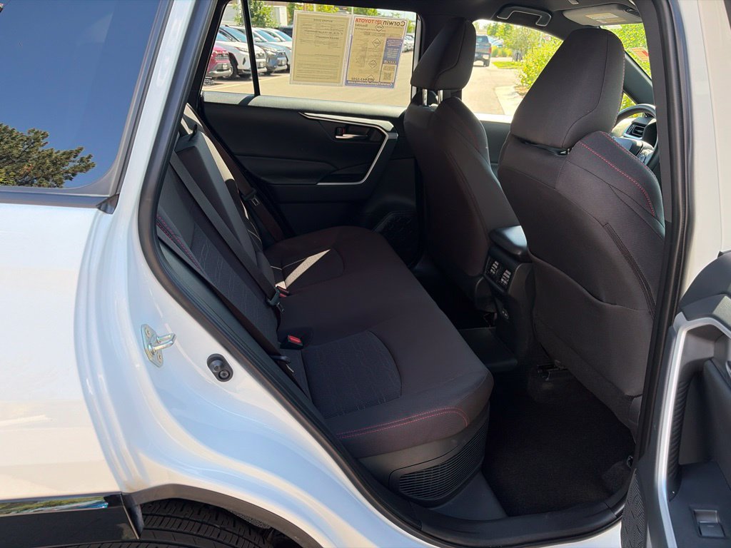 Used 2025 Toyota RAV4 SE AWD/4WD image 15