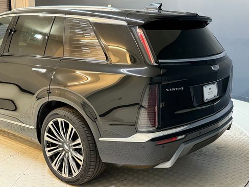 New 2026 Cadillac Vistiq Premium Luxury AWD/4WD image 23