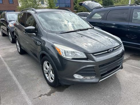 Used 2016 Ford Escape SE w/ Equipment Group 201A FWD image 3