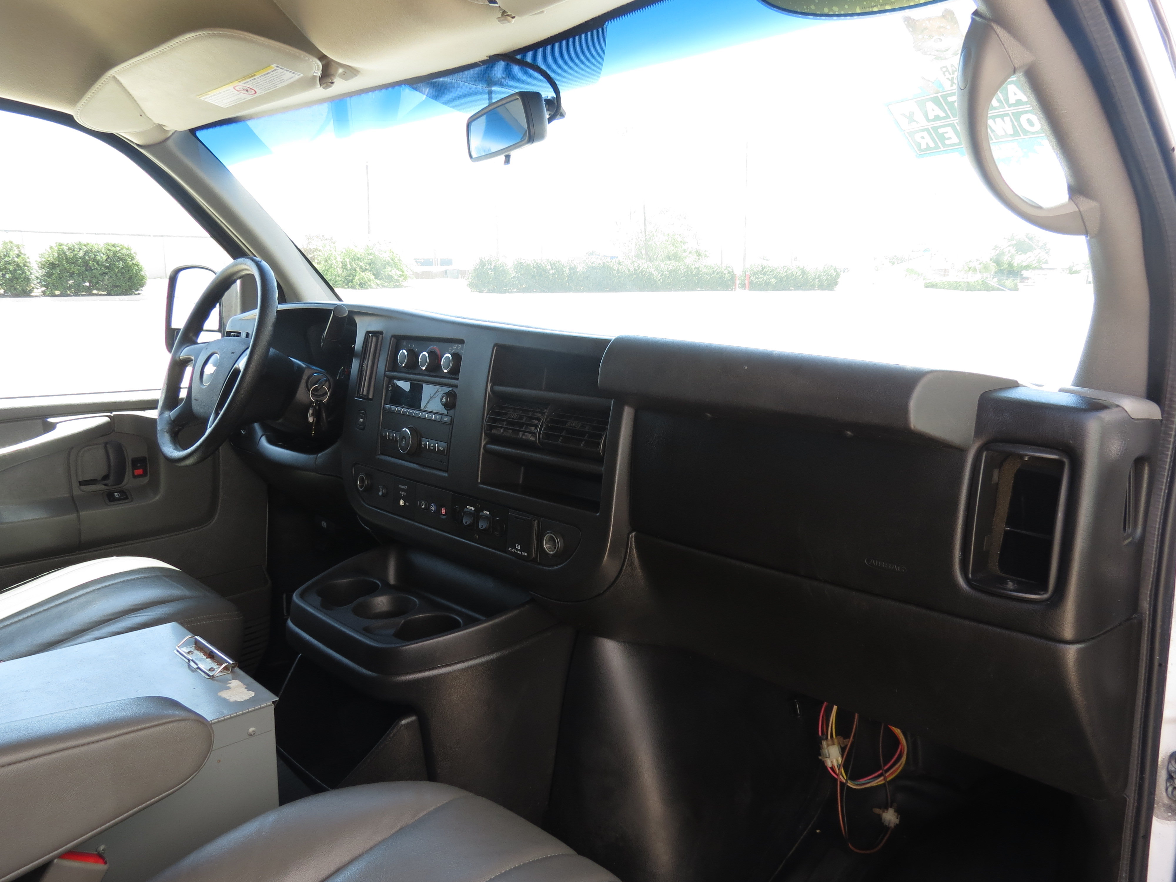 Used 2015 Chevrolet Express 2500 RWD image 25