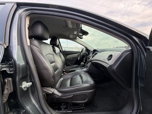 Used 2013 Chevrolet Cruze LS image 21