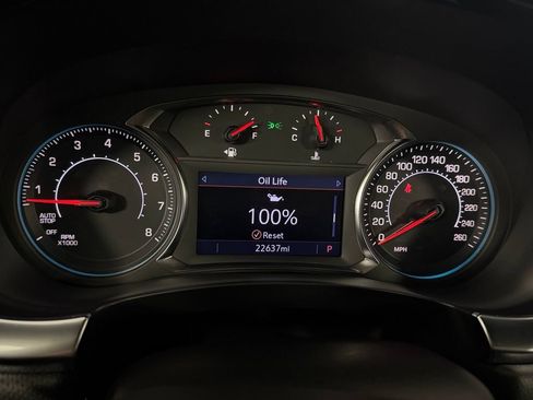 Used 2023 Chevrolet Traverse RS AWD/4WD image 17