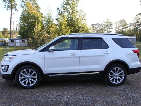 Used 2017 Ford Explorer Limited image 2