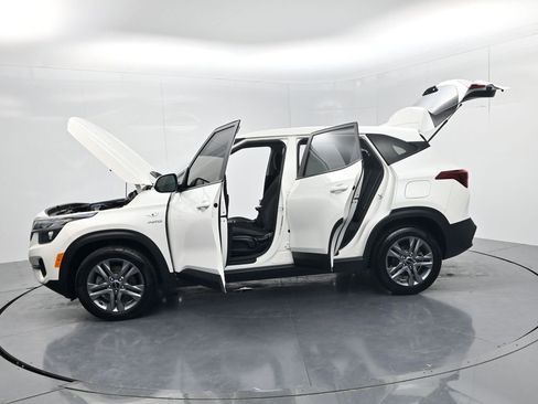 Used 2022 Kia Seltos LX image 65