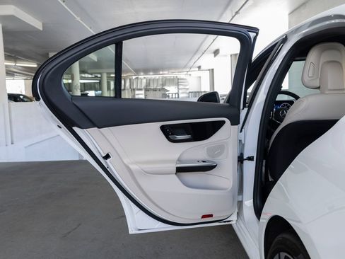 Used 2024 Mercedes-Benz C 300 Sedan image 19