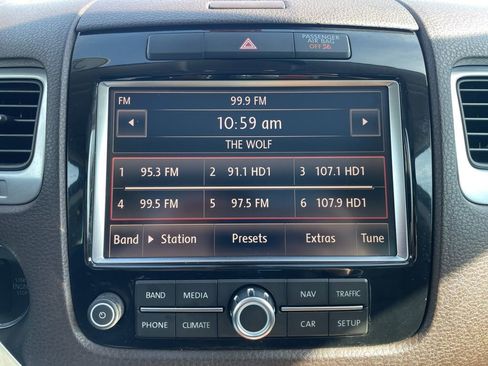 Used 2012 Volkswagen Touareg TDI image 14