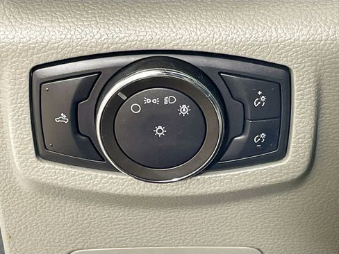 Used 2022 Ford F250 XL w/ Power Equipment Group image 11