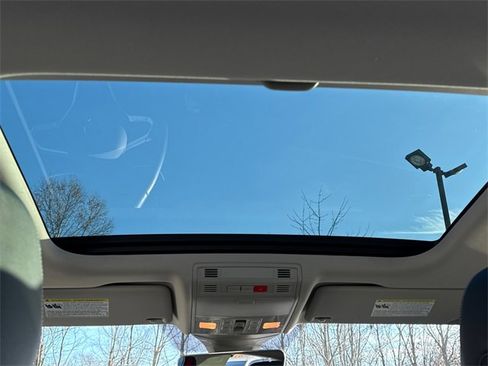 Certified 2023 Volkswagen Jetta SEL image 25