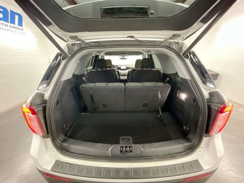 Used 2020 Ford Explorer XLT image 23