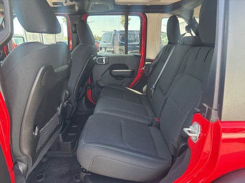 Used 2024 Jeep Wrangler Unlimited Rubicon 4xe AWD/4WD image 16