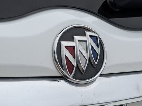 Used 2022 Buick Enclave Essence FWD image 8
