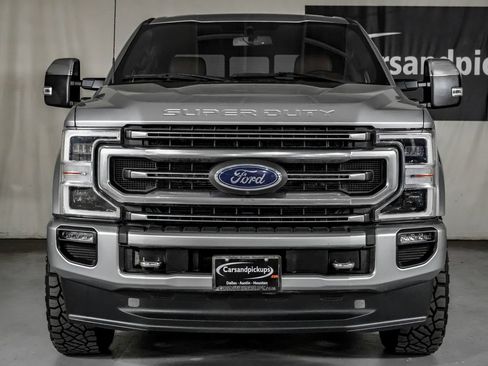 Used 2022 Ford F250 Platinum w/ FX4 Off-Road Package AWD/4WD image 3