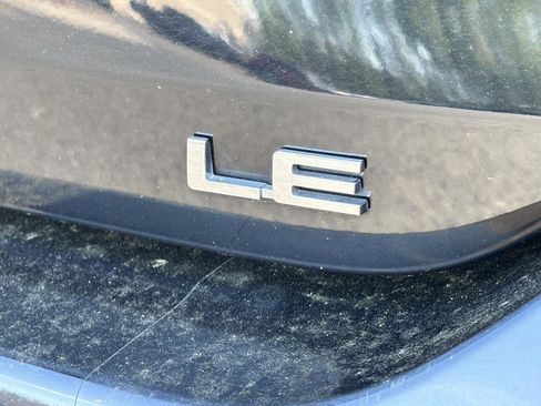 Used 2023 Toyota Highlander LE image 10