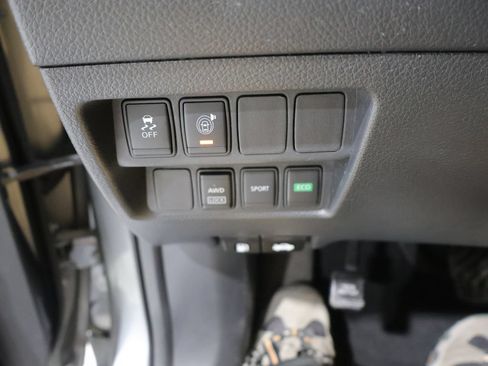 Used 2017 Nissan Rogue SV AWD/4WD image 30