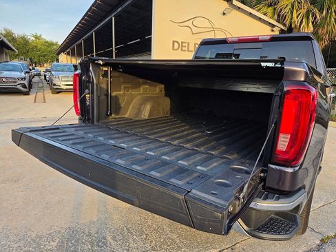 Used 2022 GMC Sierra 1500 SLT w/ SLT Premium Plus Package RWD image 28