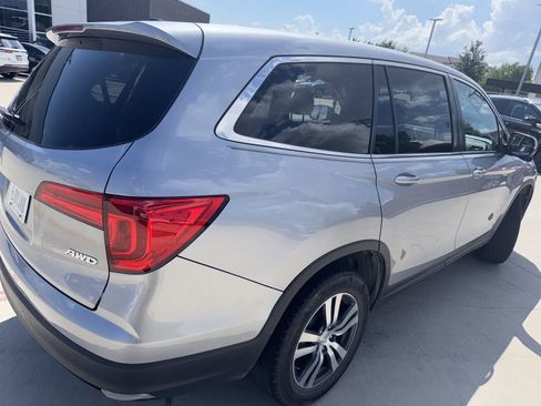 Used 2017 Honda Pilot EX image 3