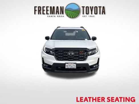 Used 2023 Honda Passport TrailSport image 2