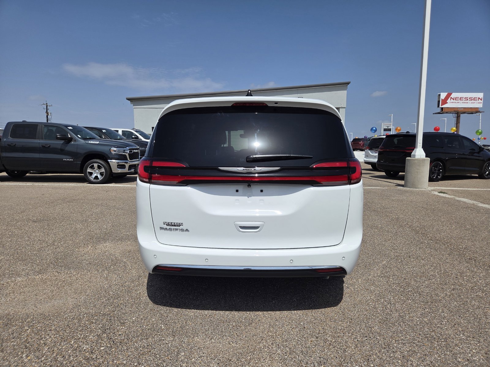 New 2026 Chrysler Pacifica Select FWD image 6