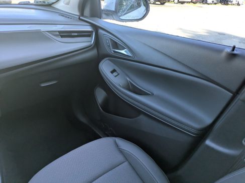 Used 2024 Buick Encore GX Preferred FWD image 17