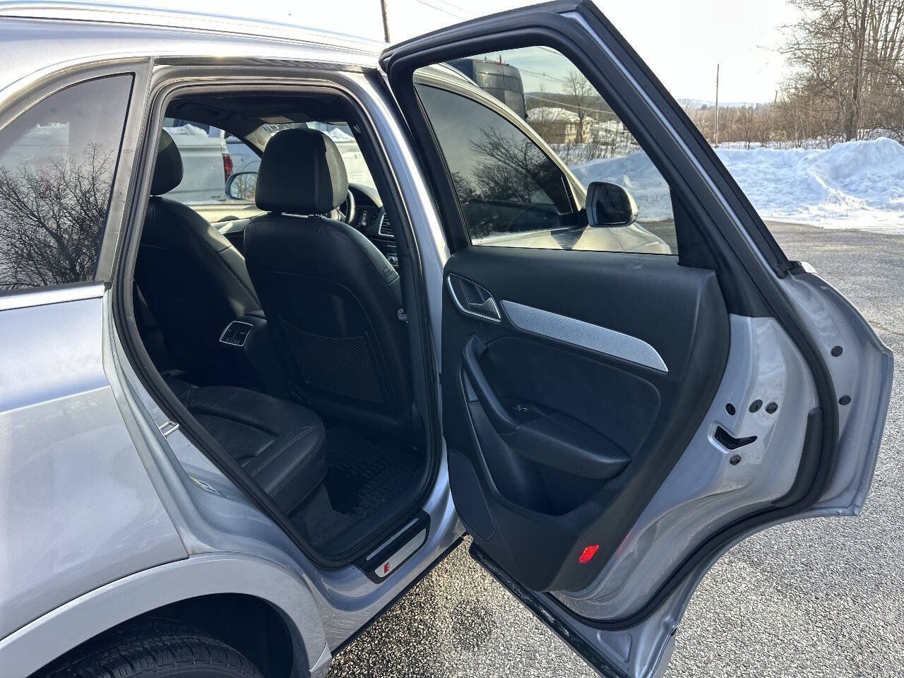 Used 2018 Audi Q3 2.0T Premium Plus w/ Premium Plus Package AWD/4WD image 15
