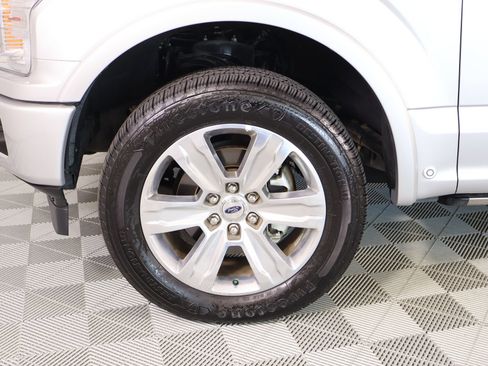 Used 2019 Ford F150 Platinum w/ Equipment Group 701A Luxury AWD/4WD image 19