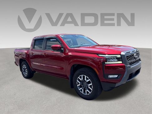 Used 2025 Nissan Frontier SL RWD image 28