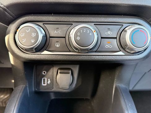 Used 2024 Nissan Versa S w/ S Plus Package image 24