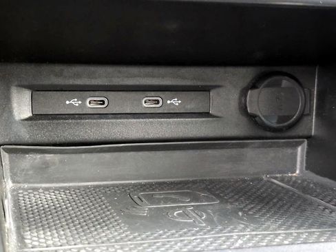 Certified 2022 Volkswagen Tiguan SE image 21