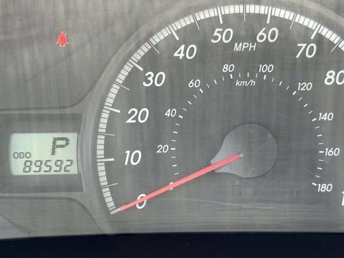 Used 2011 Toyota Sienna LE FWD image 26