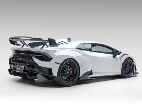 Used 2022 Lamborghini Huracan STO image 5