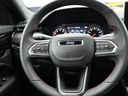 Used 2025 Jeep Compass Trailhawk w/ Trailer Tow Group image 28