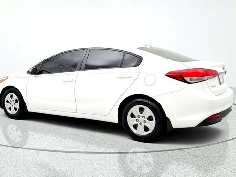 Used 2017 Kia Forte LX FWD image 7