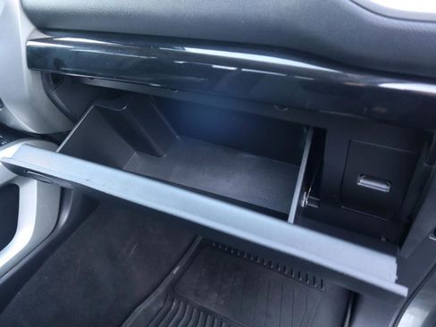 Used 2021 Nissan Titan SV w/ SV Convenience Package image 49