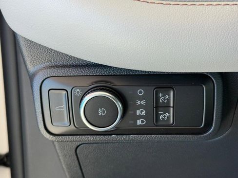 New 2026 Ford Explorer Active w/ Active Comfort Package image 28