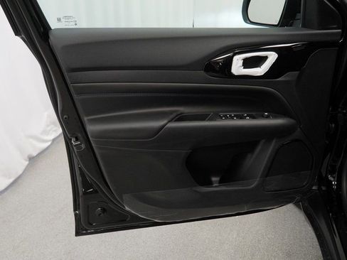 New 2026 Jeep Compass Latitude image 27