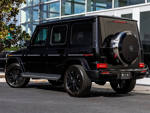 Used 2025 Mercedes-Benz G 550 image 9